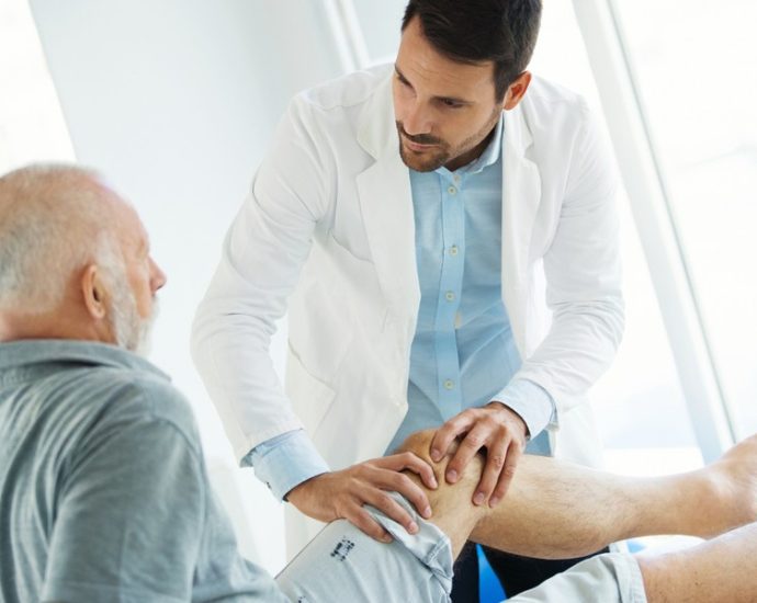 Top-Rated Houston Knee Injury Doctor for Sports and Accident Injuries